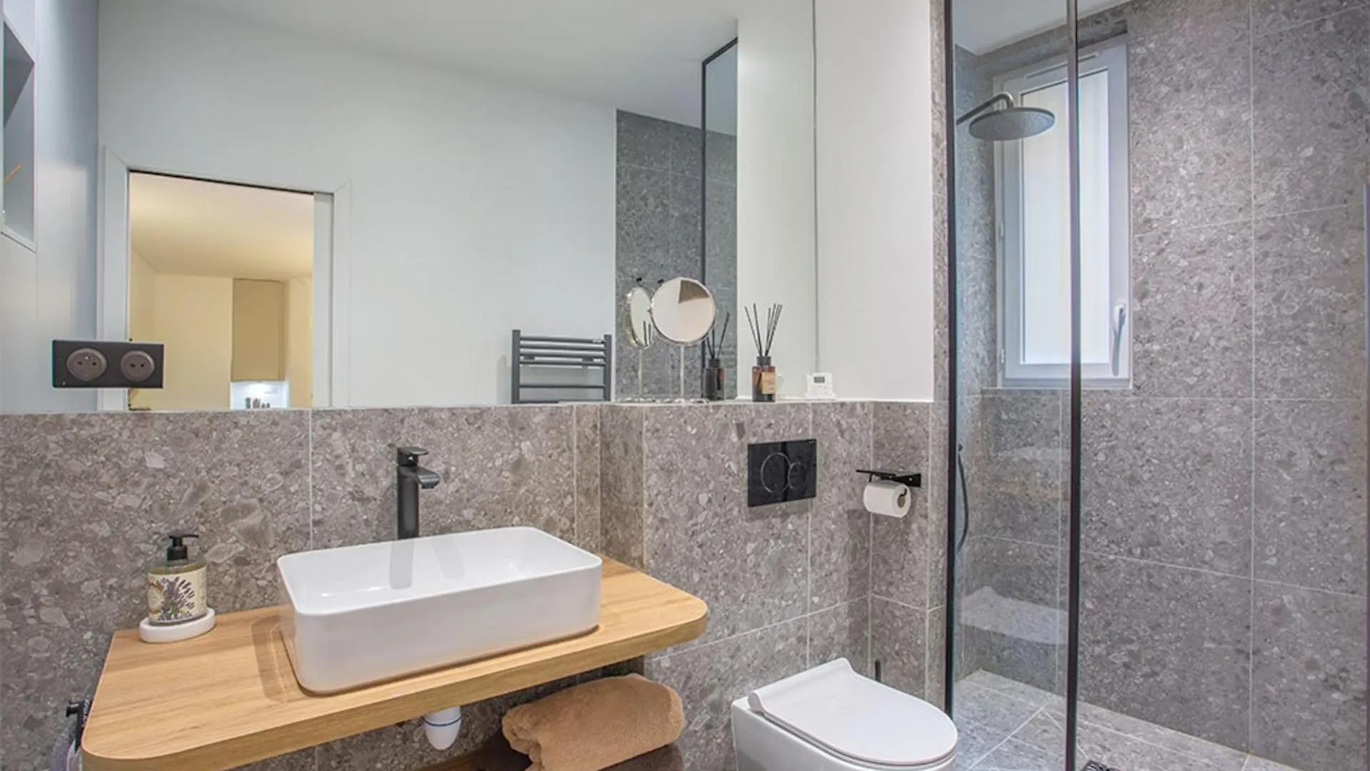 Montmartre Rochechouart - 1 Bed Apartament Paryż